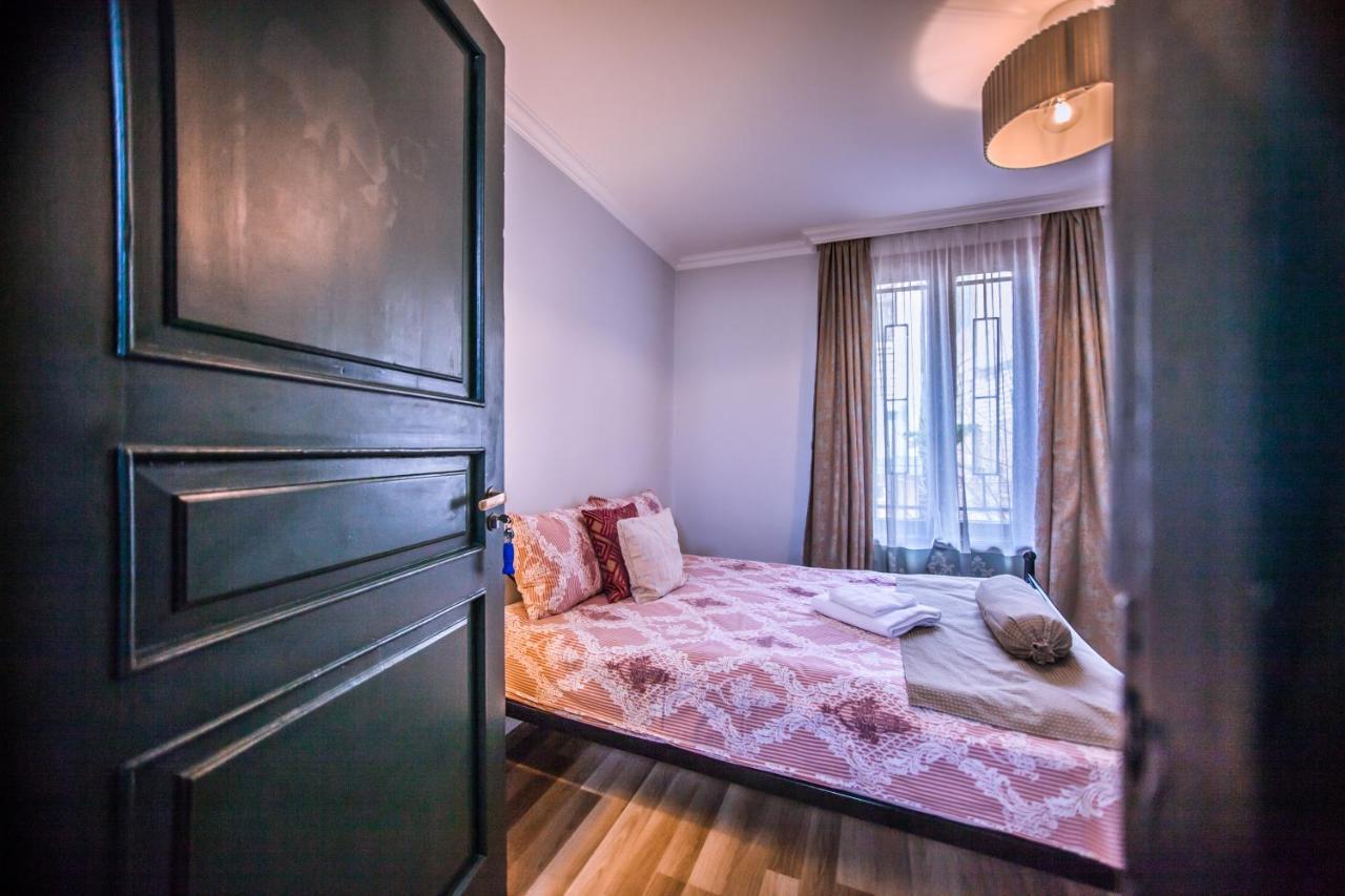 Home 12 Тбілісі Екстер'єр фото