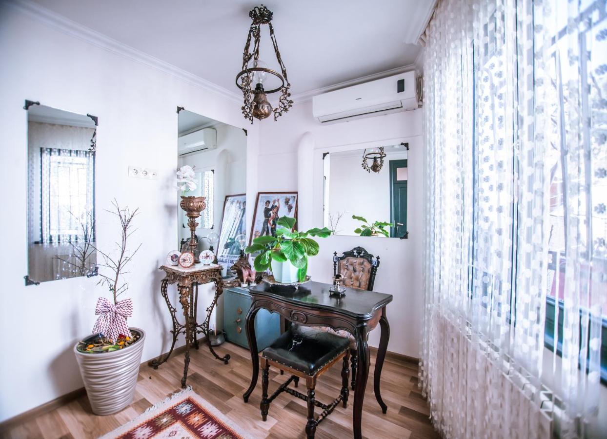 Home 12 Тбілісі Екстер'єр фото